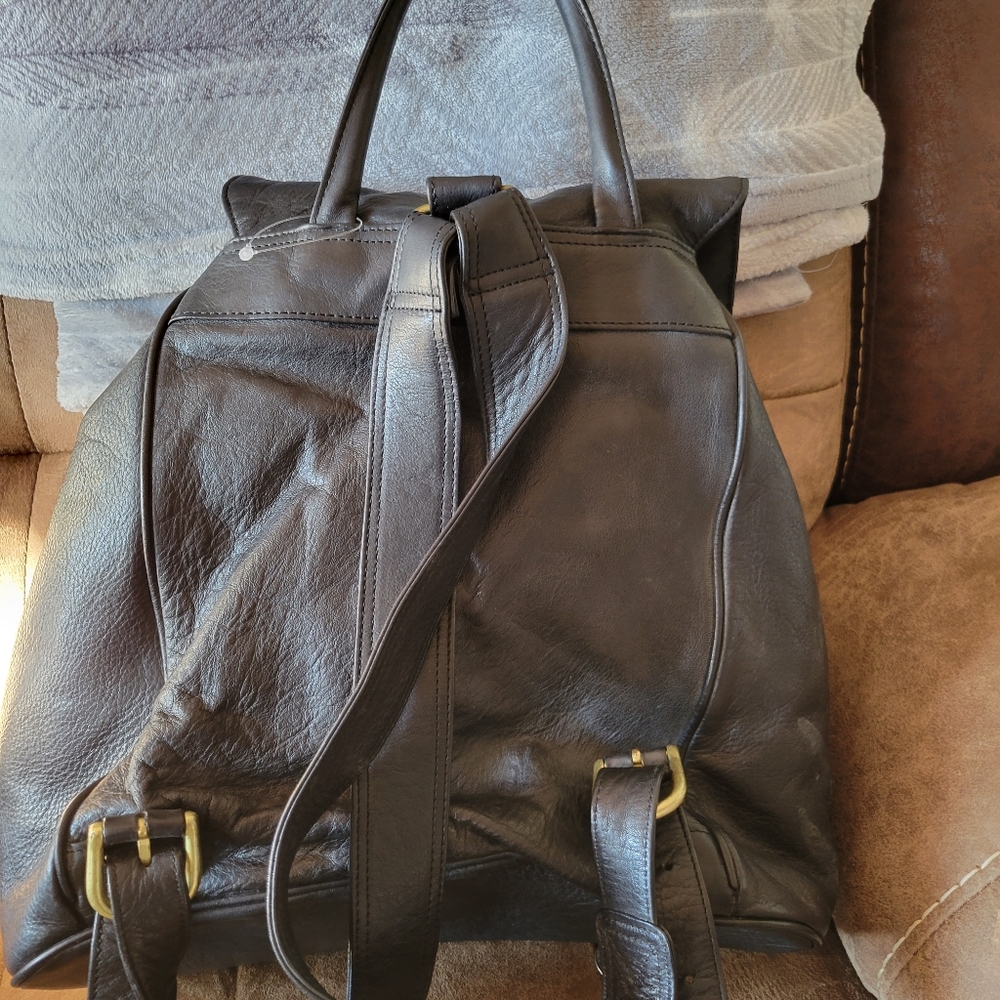 Boulder Ridge leather backpack - Picture 2 of 4